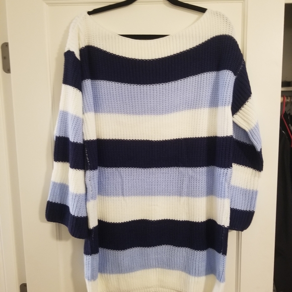 3 for $15.00 Shein drop shoulder sweater - Picture 4 of 4